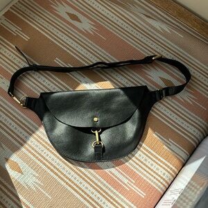 Banana Republic pebbled leather crossbody bag